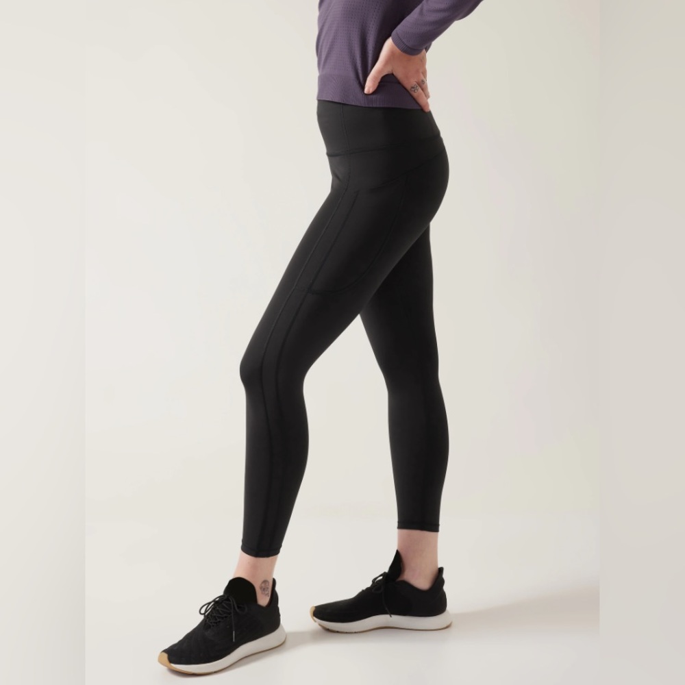 Athleta Black Ultimate Stash 7/8 Tight Leggings High Waisted $109 XS